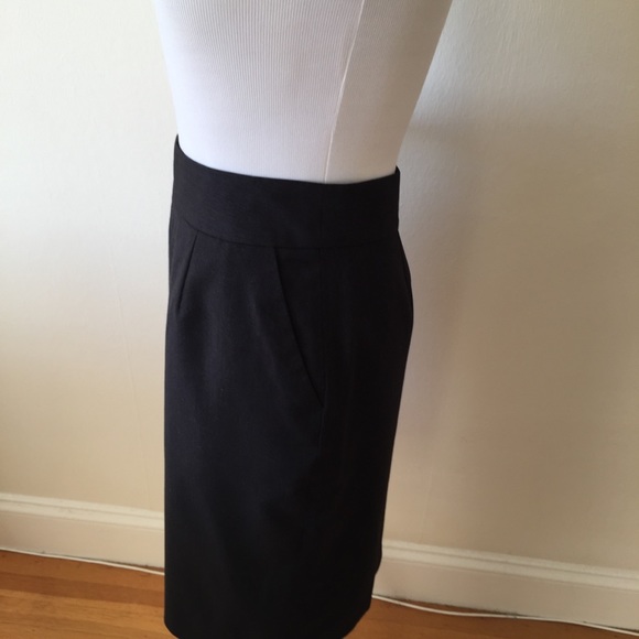 Calvin Klein pinstripe pencil skirt - size 6 - Picture 3 of 4
